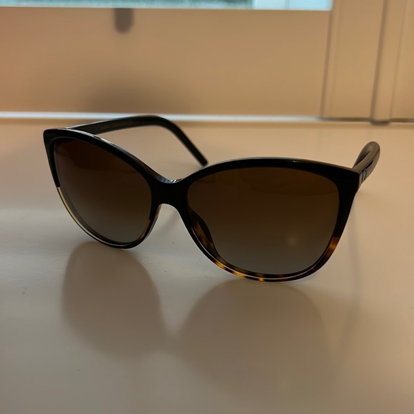 Marc Jacobs Polarized Sunglasses - Picture 2 of 5